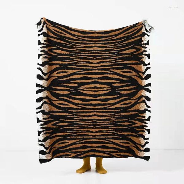 Cobertores Treilhas de Tigre macio Tecido de veludo malha de malha de arremesso de cobertor Capa da cadeira de cadeira quente e confortável Decoração de casa Têxtil