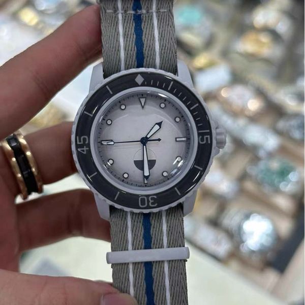 Relógio masculino com pulseira de nylon com mostrador redondo de cerâmica militar exército data quartzo presente Leroy Omasz Culino Leroy Hombre Oceano Ártico Pacífico Índico Oceano Atlântico relógios