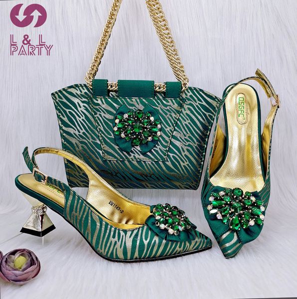 Scarpe eleganti Design conciso Scarpe da donna italiane africane e borsa Set in colore verde scuro Décolleté di alta qualità per la festa di nozze 231108