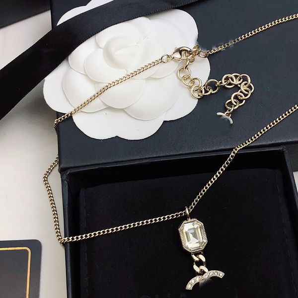 Moda de luxo francês feminino estendido colar de ouro quadrado grande diamante suave fosco chassi pingente senhora design jóias de alta qualidade cobre charme colar