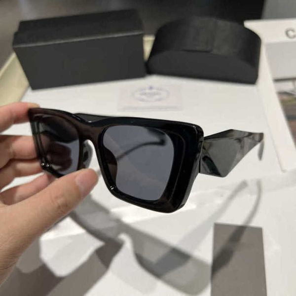 Luxus-Designer-Sommer-Sonnenbrille Box Large Frame Face Covering Fashion Cat Eyes Ultra Light Glasses Show Style Women