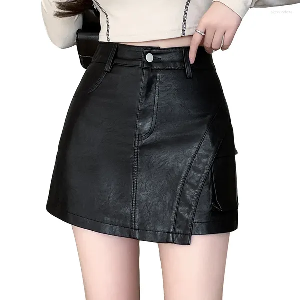 Damen Shorts 2023 Herbst Winter Mini Asymmetrische Röcke Gewaschenes PU-Leder Schwarzer Schlitz A-Linie Rock Mode Cargo Kurze Frauen Hosen