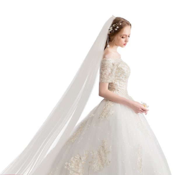 Nouvelle robe de mariée légère à épaules dénudées nuptiale mince simple style européen et américain à longue queue