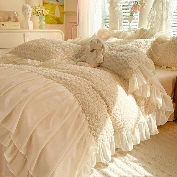 Set di biancheria da letto Set di rose in pizzo natalizio di lusso con volant europeo bianco di lusso