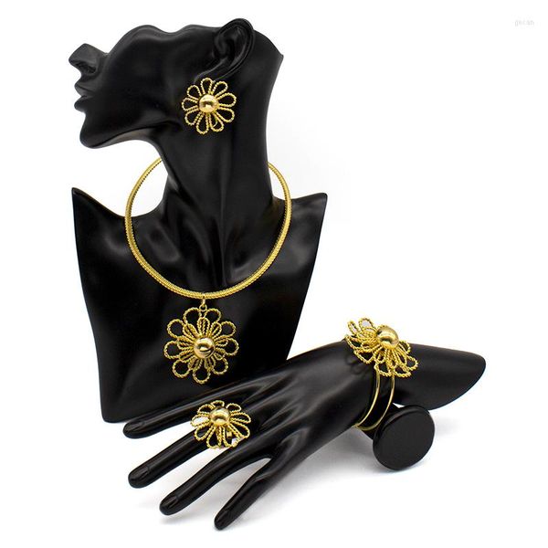 Halskette Ohrringe Set Schmuck für Damen African Dubai Romantische Blume Anhänger Armreif Ringe Sets mit Kragenstütze Großhandel