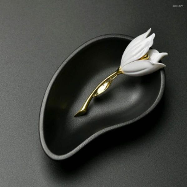 Broches elegantes resina branca lily boutonniere tulip flores mulheres moda temperamento pinos de broche acessórios de jóias de presente