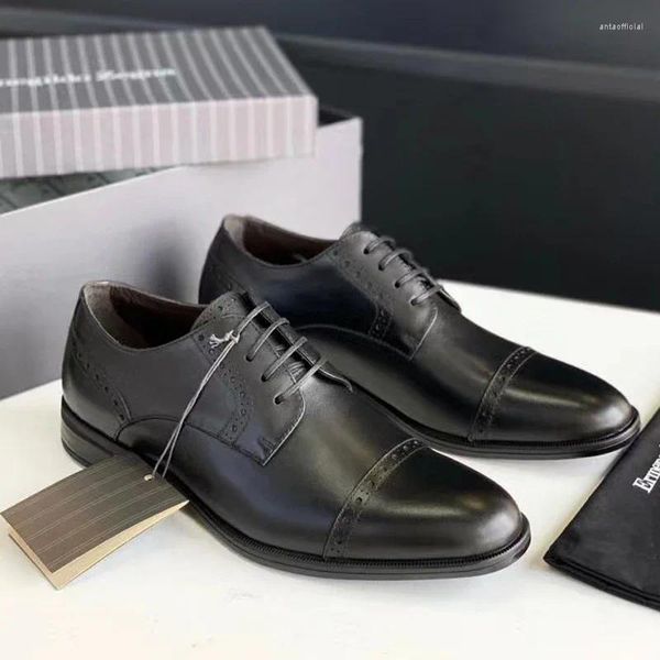 Sapatos de vestido masculino Cap-Toe Derby Oxfords Designer Black Bezerro Couro Suppleness e Conforto Borracha Soft Bottom Casual