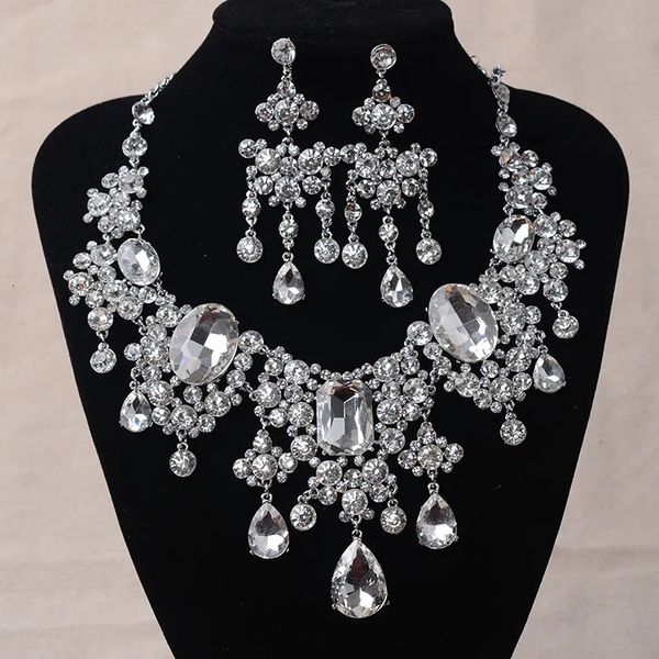Set di gioielli con perline africane con strass Set di orecchini con collana con goccia d'acqua grande con strass Set classico da sposa in cristallo indiano 231109