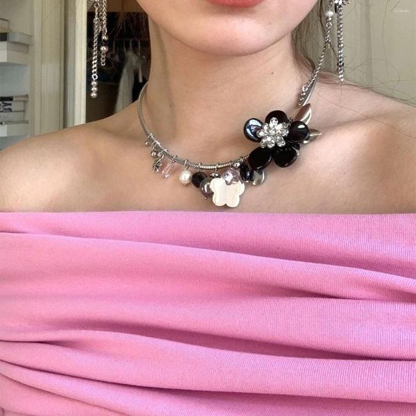 Choker 2023 Koreanische Mode Exquisite Schwarze Blume Perlen Charms Halskette Kurze Metall Kette Für Frauen Mädchen Partei Schmuck