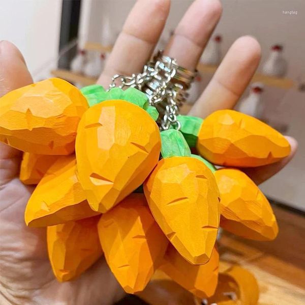 Llaveros Tallado a mano Llavero de zanahoria naranja Lindo colgante tallado en madera para bolso Llavero Llaveros de madera Encantos Regalo del día de San Valentín