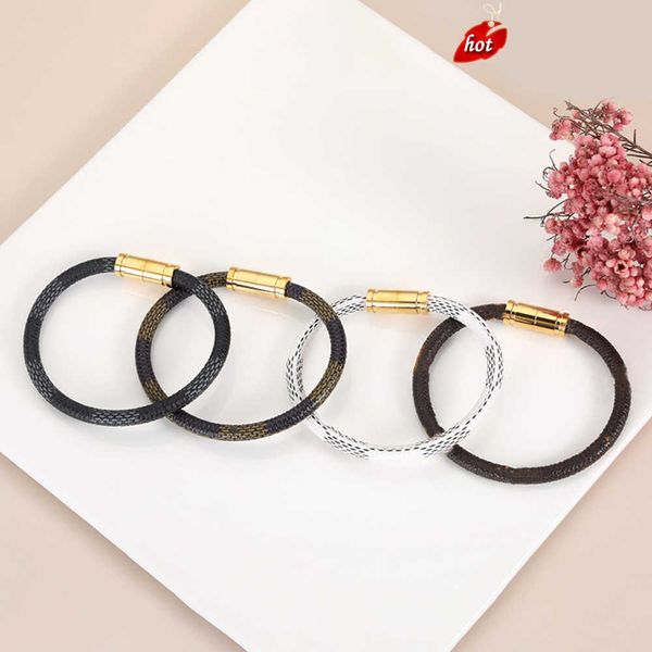 Braccialetto di fascino del progettista di marca Corda classica in pelle scozzese Oro Fibbia in argento Perline Corda a mano Uomo Donna Coppia Bracciali Regalo di lusso 19 W8UR