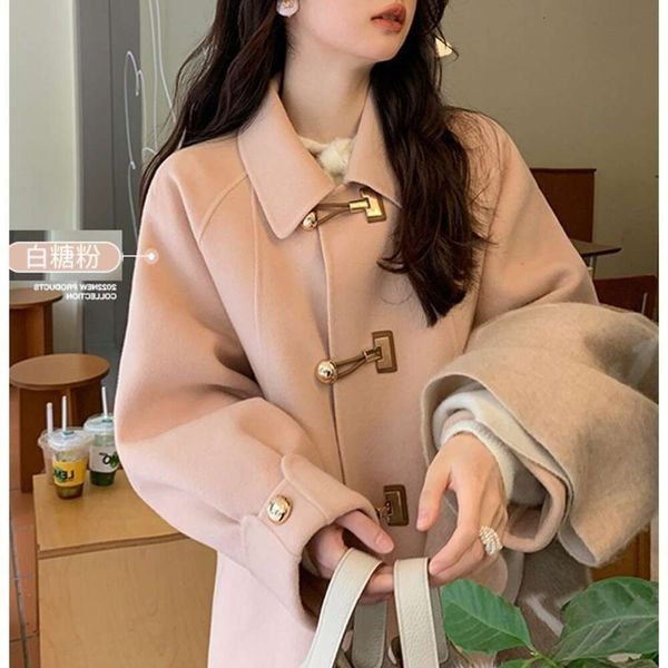 2023 Nuovo cashmere double-face per versione coreana da donna Bottone in corno di mucca Cappotto di pelliccia occidentale allentato di media lunghezza