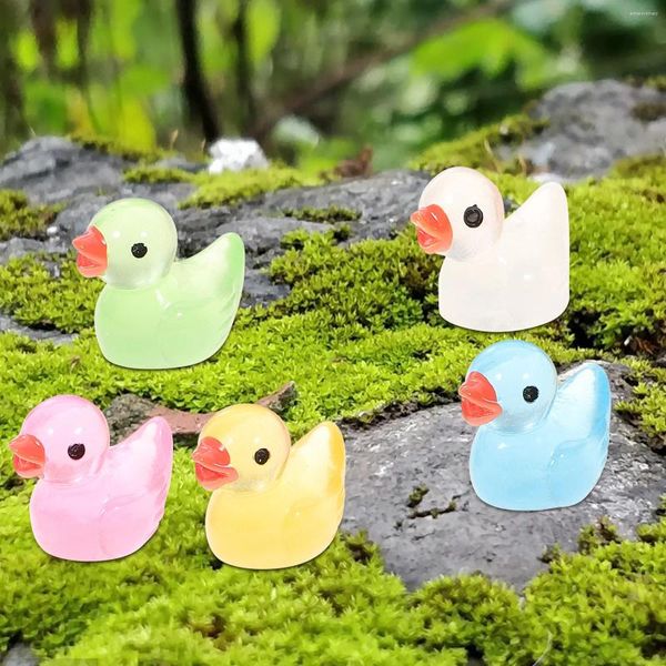 Decorações de jardim 50 pcs mini figuras de resina de pato brinquedos em massa crianças pingente micro paisagem ornamento material acessórios em miniatura itens de artesanato