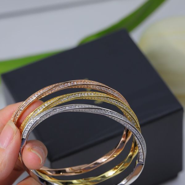 Bracciale in acciaio al titanio con stella a cielo pieno Bracciale in acciaio al titanio avanzato da donna Bracciale in argento artigianale Bracciale con piccoli accessori pieni di diamanti