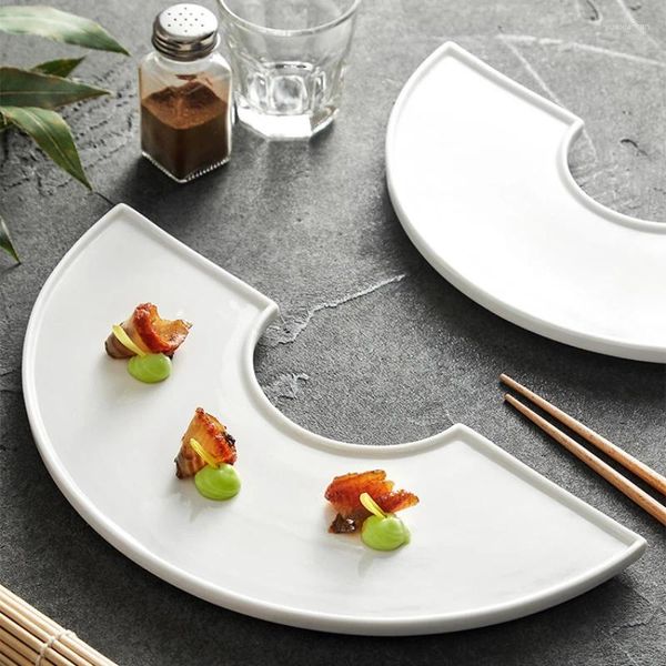 Piatti Creatività Stoviglie In Ceramica Profilata Piatto Irregolare Piatto Freddo Dessert Stile Cinese Rinfresco Bianco El