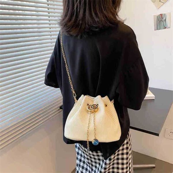 Designer-Tasche 2023 Sommer-Tasche 20 % Rabatt Hot Vertical strip Plissee Drawstring Daily Pendler Einfache Metallschnalle