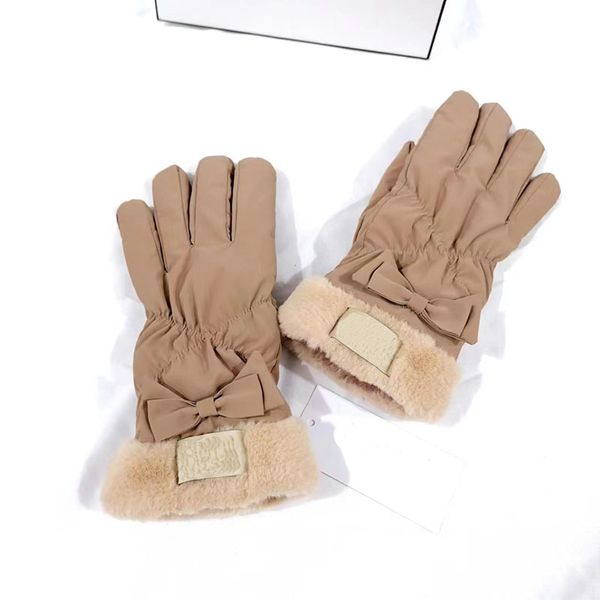 Design-Handschuhe Fünf-Finger-Handschuhe Winter gestrickte Wolle einlagige Handgelenkstütze Elegante Fliege warme Handschuhe
