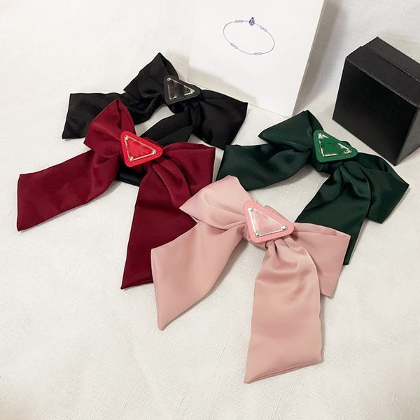 Simples designer de cor sólida grampos de cabelo marca de luxo carta impressão preto branco grande bowknot presilhas hairpin tecido cetim pérola hairclaw hairjóias acessórios