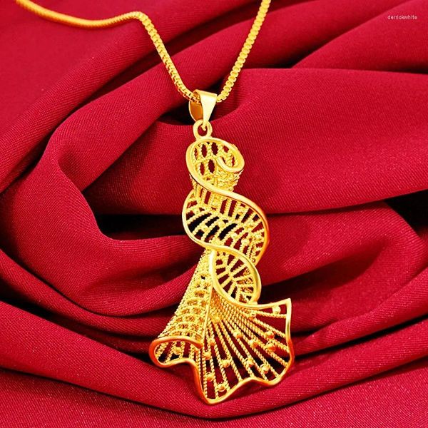 Anhänger Halsketten Stil Messing vergoldet Hohl Mesh Blume Geometrisch Mode Klassisch Für Frauen Schlüsselbein Halskette Schmuck Großhandel