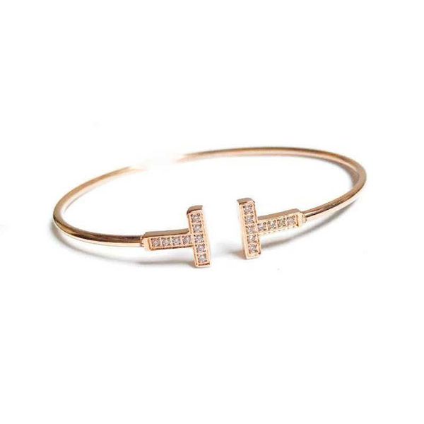 Marca original micro broca de diamante duplo t aberto pulseira feminina mão vibrato tiktok anel jóias acessórios círculo com logotipo
