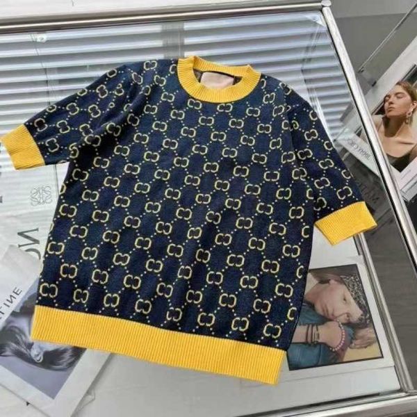 Дизайнерская футболка рубашка - правильная версия винтажной синей семейной буквы Жаккард Золотая нить пряжа Элегантная академическая дизайн вязаная одежда