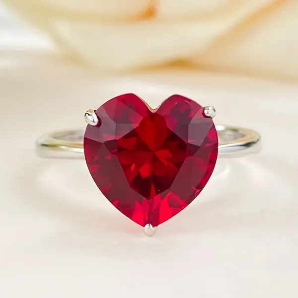 Anéis de cluster em forma de coração alto carbono diamante anel vermelho amor Europa e América simples atmosférica S925 prata