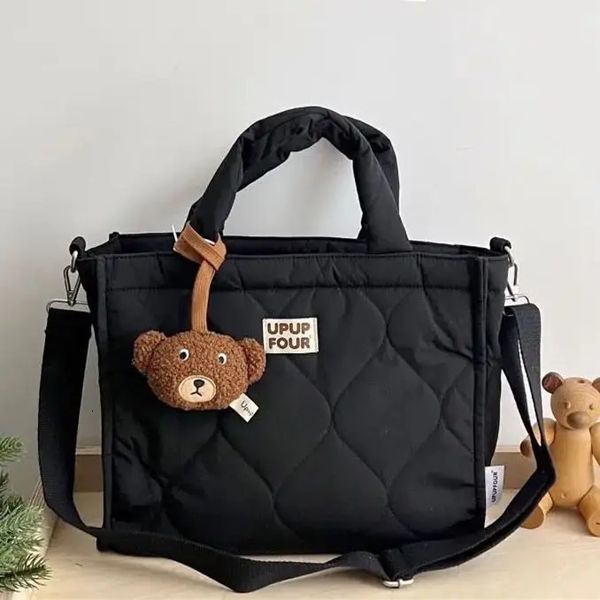 Saco de noite acolchoado tote coreano moda bonito crossbody grande capacidade pano bolsa urso pingente preto sacos de escola 231108