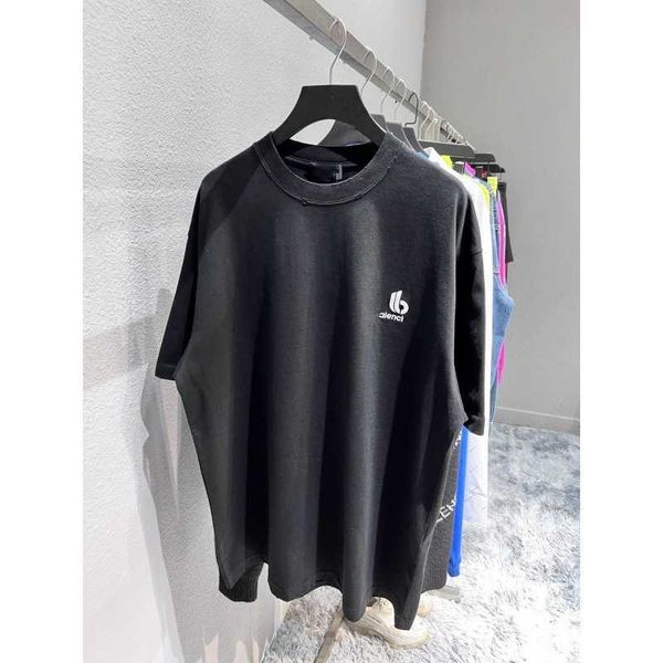 Nuevo conjunto de ropa deportiva de manga corta para hombres y mujeres de diseñador de lujo Camisa Familia Etiqueta pequeña Bordado Retrato Agujero Lavado Agua Negro Camiseta de manga corta Pareja