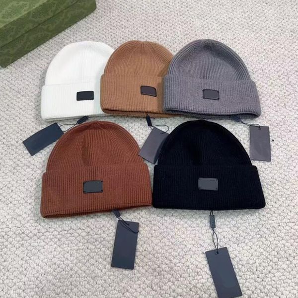 Cappello a cuffia da uomo di marca di marca Stile di fragranza autunnale e invernale da donna Nuovo cappello lavorato a maglia con lettera tutto-fiammifero di moda calda kk