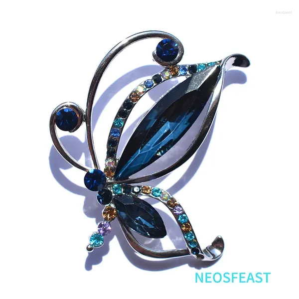 Broschen Zarte Brustnadel Kristall Schmetterling Für Frauen Blaue Farbe Strass Corsage Mantel Kleidungsstücke Damen Geschenk Modeschmuck