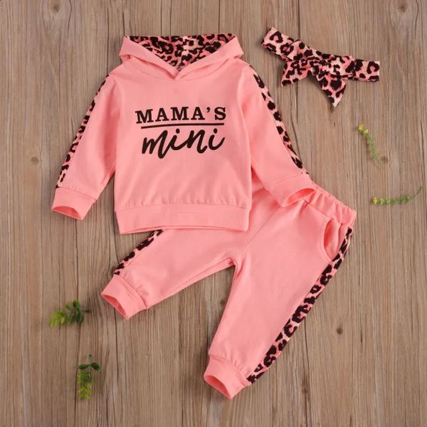 Set di abbigliamento Neonato nato Vestiti per bambina Autunno 2023 3 pezzi Leopard Lettera Felpa con cappuccio Pantaloni Outfit Tuta Set Primavera 231109