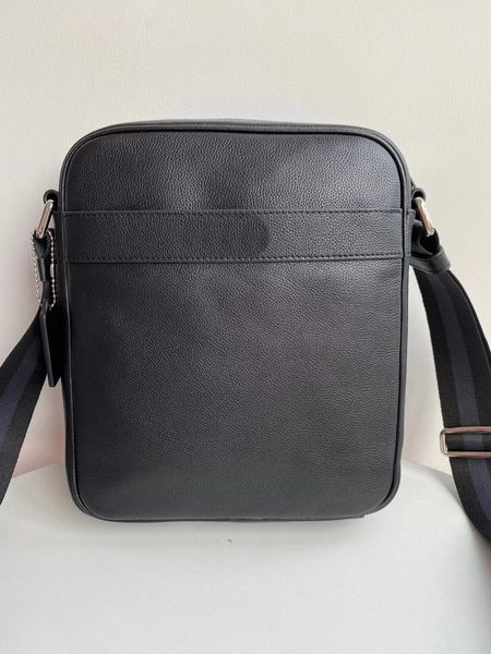 C Pedido original Nova bolsa de ombro masculina nas axilas, couro de primeira camada, estilo casual de negócios, clássico de alta qualidade 10A designer tiro real, fabricante de alta qualidade