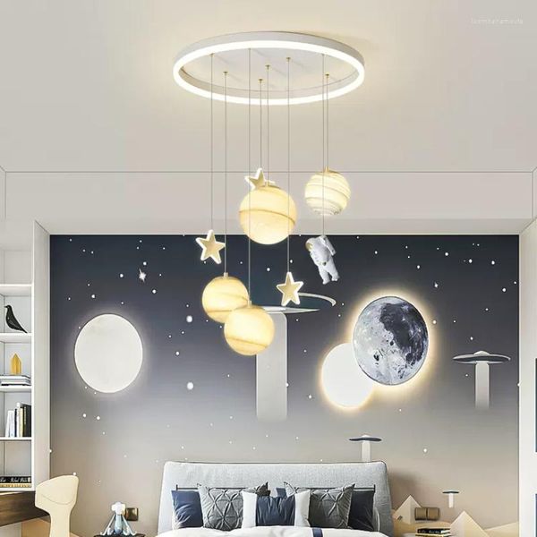 Lustres astronauta liderou o quarto de crianças decoração de desenho animado moderno menino criativo menino garoto de bebê lustre de vidro planeta de vidro