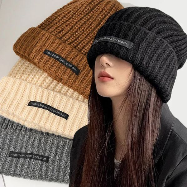 BeanieSkull Caps Moda Donna Berretto caldo Semplice inverno Maglia di lana Bonnet Colori solidi Ins Versatile Skullcap Autunno Berretti per cappello da donna 231109