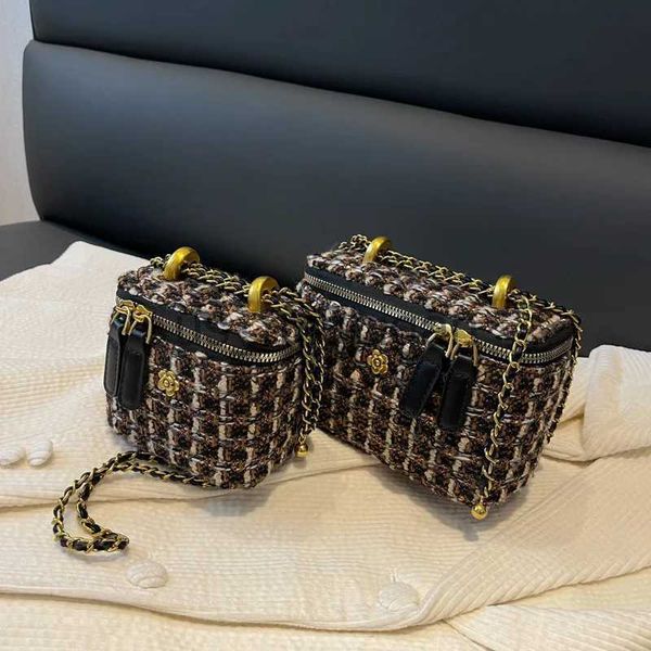 Abendtaschen Luxusmarke Design Tweed Damentaschen 2023 Neue Mode Wollstrickhandtaschen Weben Gitter Retro Box Schulter Umhängetaschen J231109