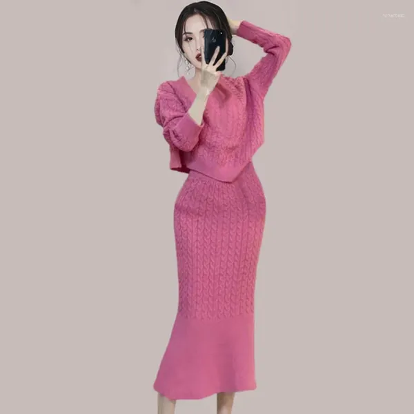 Рабочие платья 2023 Элегантный женский вязаный розовый красный витой короткий свитер с круглым вырезом, комплект из 2 предметов, осенне-зимний облегающий костюм с длинной юбкой-русалкой