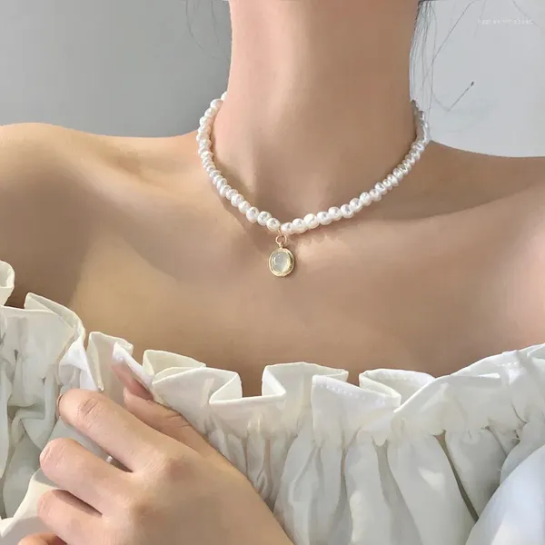 Collane con ciondolo Collana ovale con perle irregolari dolci francesi 2023 Gioielli di moda con catena a clavicola da donna