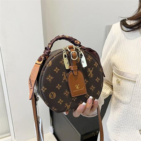 Kadın Lüksler Tasarımcıları Çantalar 2023 Çanak Çantalar Omuz Crossbody Buck Kadınlar Orijinal Marka Moda Deri En Kalite Yuvarlak Çember Kahverengi Omuz Çantası