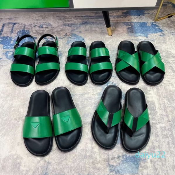 2023 neue Modedesigner Herren Hausschuhe Sommer Leder Sandalen grün schwarz weich und bequem Sohle Luxus Mode Männer flache Flip-Flops Sandale Pantoffel