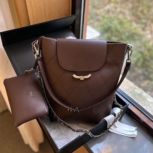 Damen-Designer-Eimertasche im Vintage-Stil mit Kordelzug und Mini-Geldbörse, silberfarbene Buchstaben, Metallbeschläge, Matelasse-Kette, abnehmbarer Riemen, 22 cm große Cross-Body-Schulterhandtasche