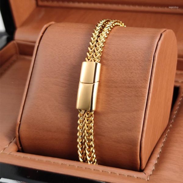 Bracelets de charme 2023 Men Bracelet Golden Chain Salão de aço inoxidável Bolta de ligação cubana para mulheres Hiphop Trendy Wrist Jewelry Gift