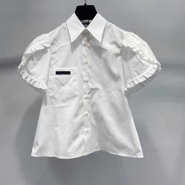 Maglietta da donna di design di lusso Academy Triangle Label Blossom White Shirt Summer Small Style Design Sense Sleeve Top