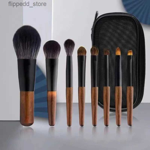 Pincéis de maquiagem OVW 8PCS Mini conjunto de pincéis de maquiagem com saco grátis Animal Hair Cosmetic Brush Powder Foundation Blush Blending Brush Kit Q231110