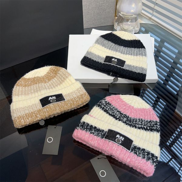 Cappello in cashmere di moda per donna designer Berretto a cuffia Cappello caldo in maglia di lana casual da uomo invernale B555