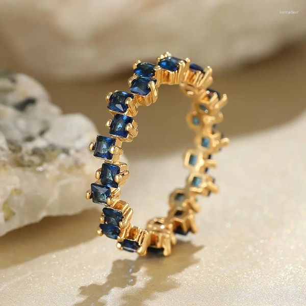 Anéis de cluster Irregular Square Zircon Anel de Noivado Vintage Feminino Royal Blue Stone Fino Antigo Cor de Ouro Casamento para Mulheres CZ