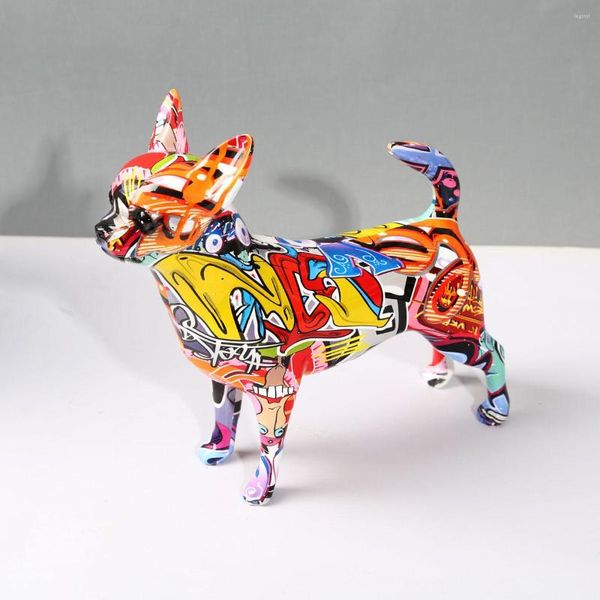 Figurine decorative Semplice creativo dipinto Graffiti Colore Chihuahua Cane Statua Decorazioni Ingresso casa Armadietto del vino Decorazioni per ufficio Resina