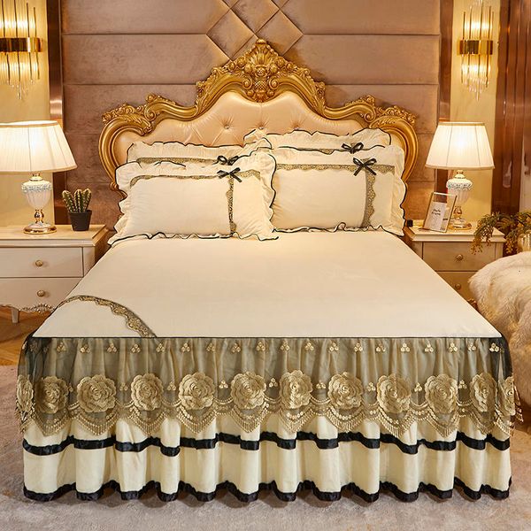 Saia de cama bege grossa de veludo de cristal grosso bordado com roupas de cama bordadas macio de colchão grande 230410