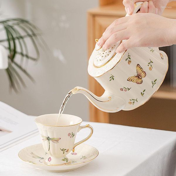 Tassen Untertassen Britische Keramik Kaffeetasse und Untertasse Set Nachmittagstee Kanne Teller Schüssel Hochzeitsgeschenk Tazas De Cafe Umweltfreundliches Utensil