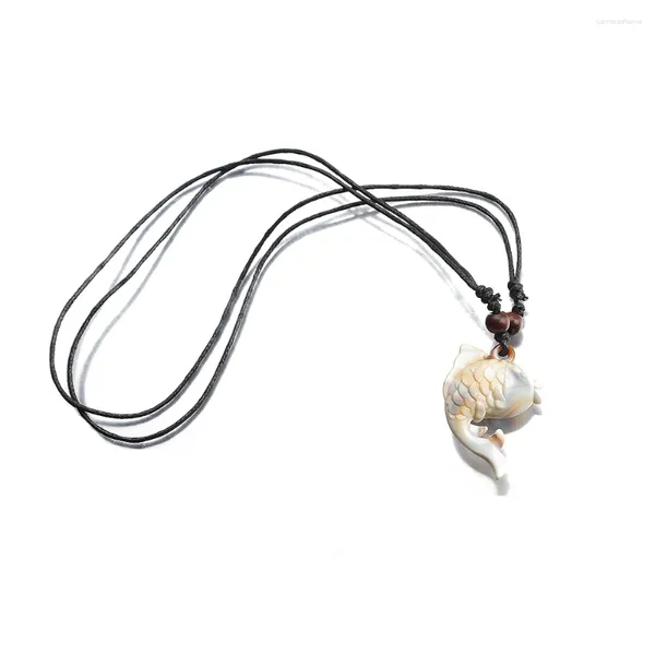 Collane con ciondolo Collana in resina imitazione pesce Hawaii Carpa bianca Cordoncino in pelle nera regolabile Gioielli girocollo da surfista sul mare