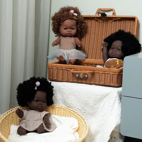 Bonecas 35 cm American Reborn Baby Doll Preto Vinil Macio Lifelike Nascido Menina Presente Brinquedo 14 Polegadas para Meninas 231109